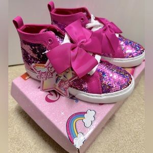 Kids high top sneakers size 3